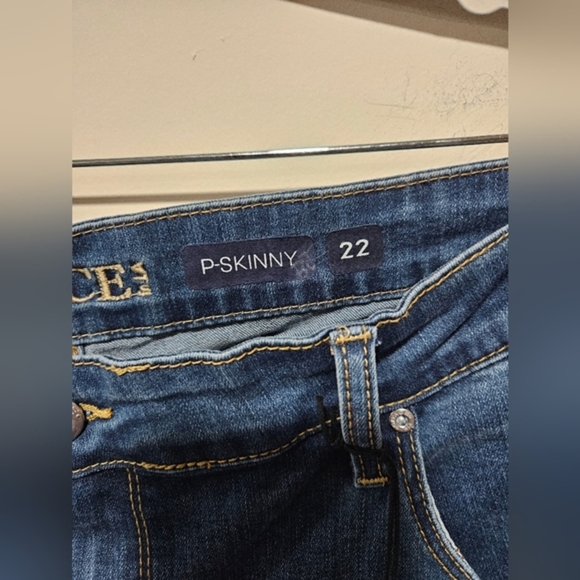 Grace In LA Jeans - Picture 2 of 9